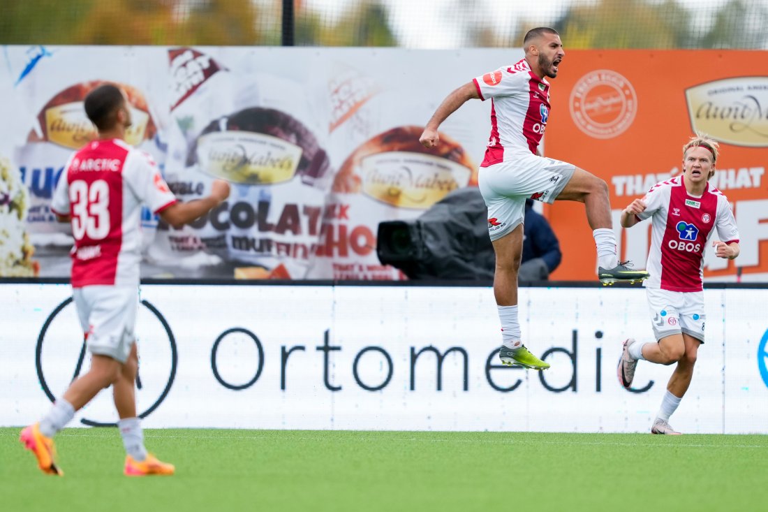 Ayoub Aleesami utliknet til 2-2 mot Stabæk i dag. Senere på kvelden fikk han se at Fredrikstad blir neste motstander, klubben han kom fra da han ble Kåffa-spiller sommeren 2022. Foto: Beate Oma Dahle / NTB