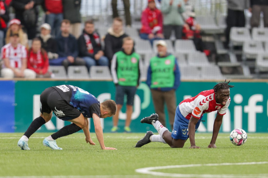 Det ble en nedtur for KFUM-laget mot TIL. Foto: Amanda Pedersen Giske / NTB