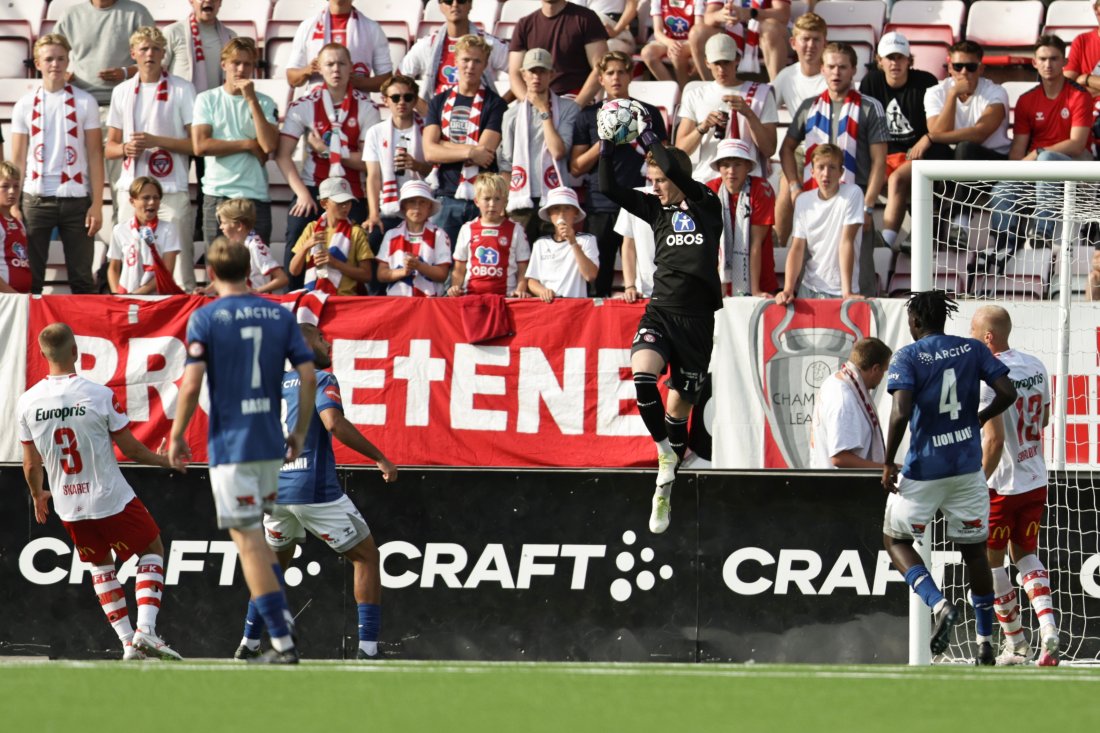 <em>Emil hadde nok å gjøre i Plankebyen. Foto: Thomas Andersen / NTB</em>