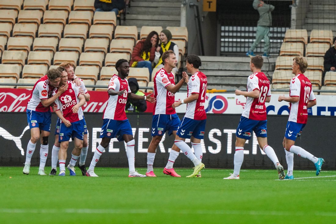 <em>Jubel etter tidlig Rasmus-scoring. Foto: Jan Langhaug / NTB</em>