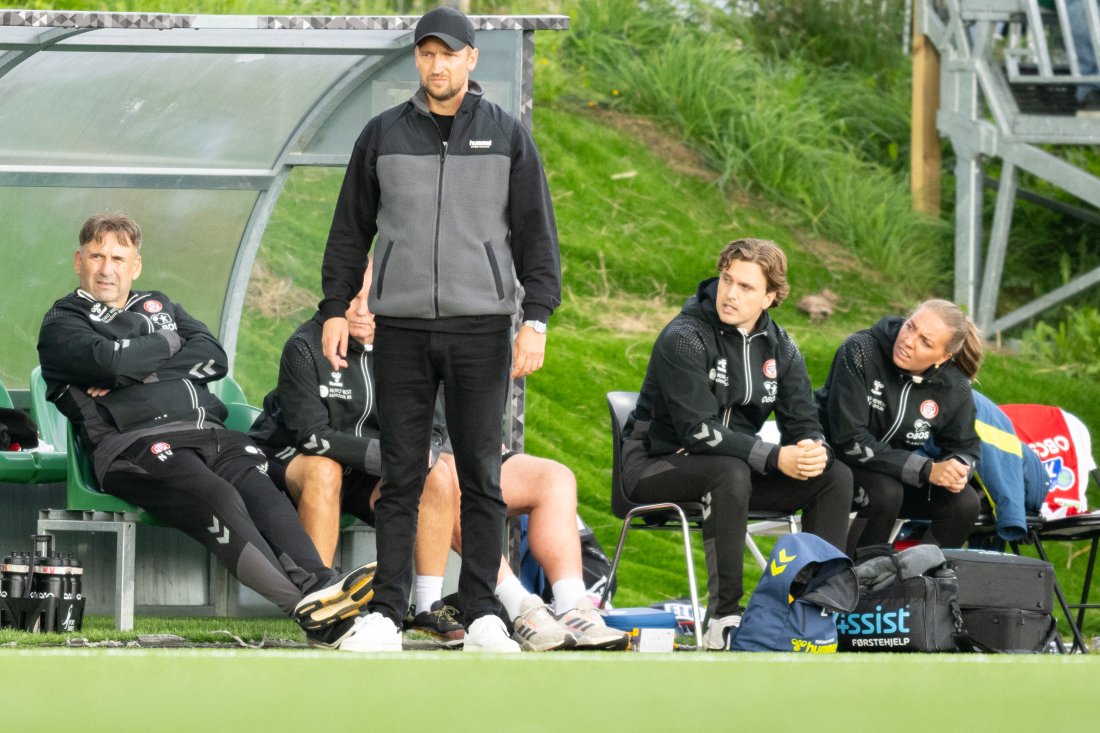 <em>Nikolai Venedik (t.v.) har fulgt KFUM-keepere med sitt skarpe keeperblikk de siste årene. Foto: Annika Byrde / NTB</em>