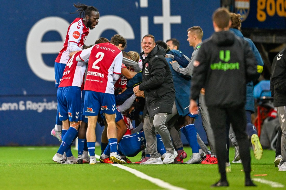 <em>Jubel for scoring på overtid. Foto: Annika Byrde / NTB</em>