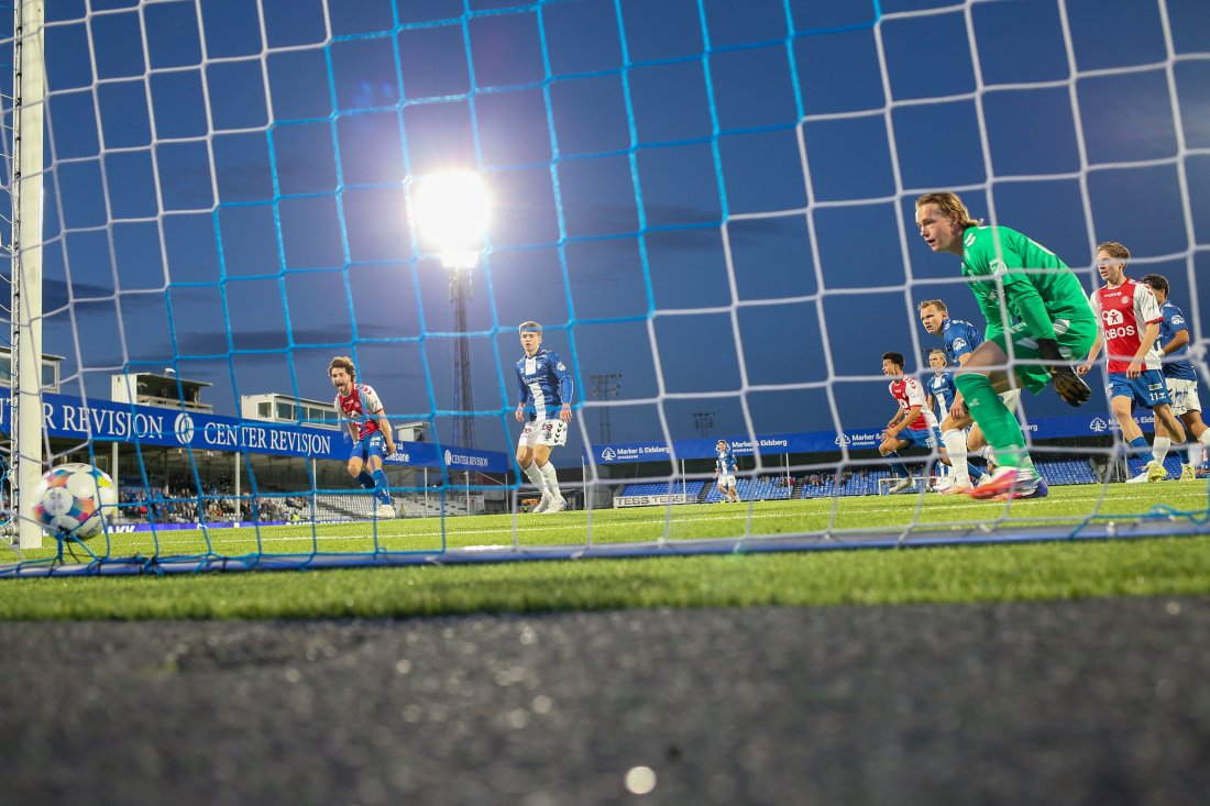 <em>Jubel idet Hoseth setter inn 1-2-målet. Foto: Christoffer Andersen / NTB</em>