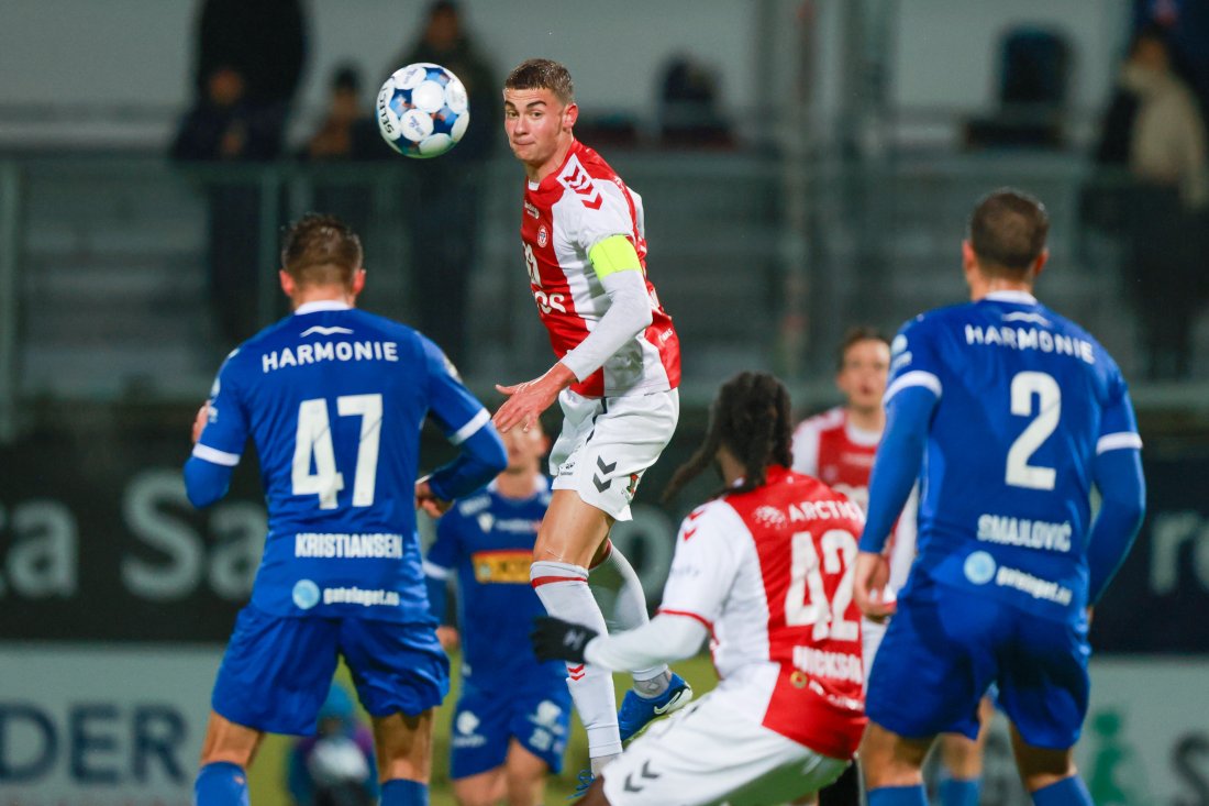 <em>Kaptein Sverre i det som ble hans siste KFUM-kamp, borte mot Sandefjord i siste serierunde i fjor. Foto: Trond R. Teigen / NTB</em>