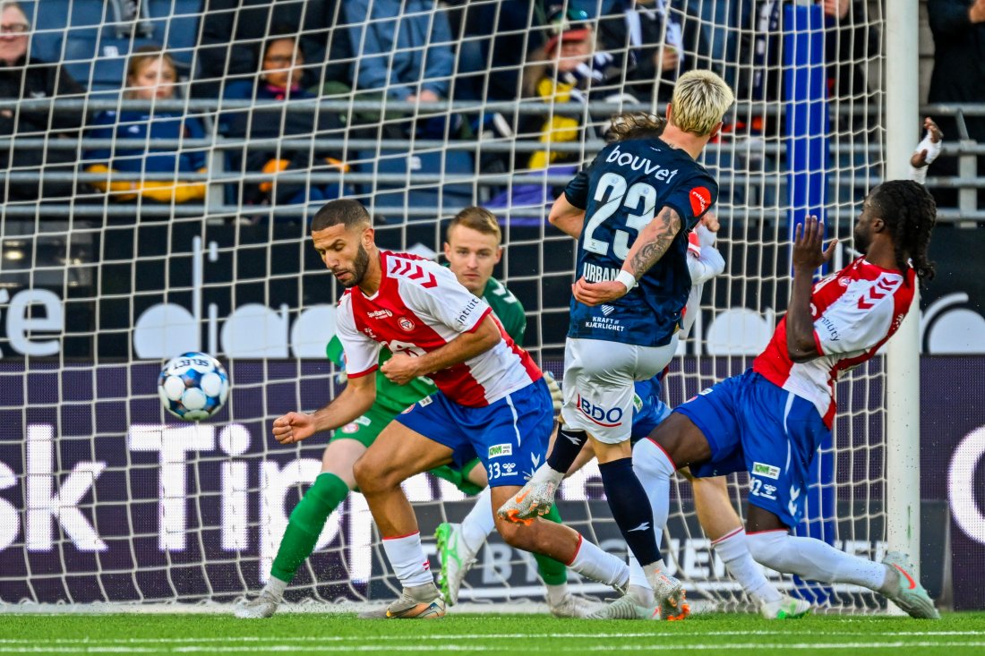 <em>Her setter Viking inn utlikningen. Foto: Carina Johansen / NTB</em>